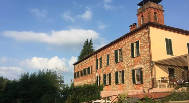 Villa Albengo B&B di Charme in Alta Langa, Boek Bed and Breakfast Hotels in Mondole Ski met parkeren, Parkeren
