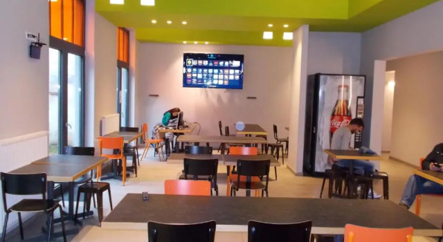 Кровать в общем номере (женский номер) Brxxl 5 City Centre Hostel