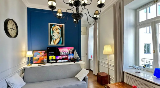 Студия DECOR 2xMetro WiFi 300 Mb/s 55'TV Netflix HBO