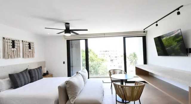 Студия Deluxe Kumaru Suites by The Spot Rentals