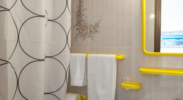 Трёхместный номер Standard с балконом и с частичным видом на море Hotel Umberto