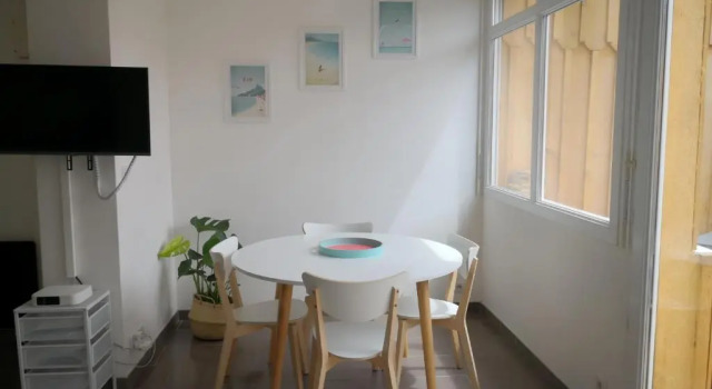 studio en plein centre ville à 8 minutes de l'océan, Забронировать Апартаменты/квартира Ле-Порж Жиронда
