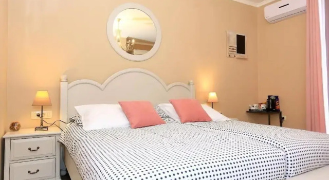Номер Standard с балконом и с видом на внутренний двор Shabby chic rooms