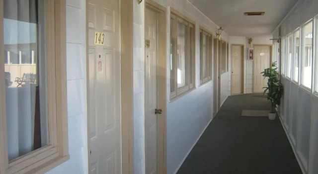 Семейный номер Standard Parkway Motel & European Lodges