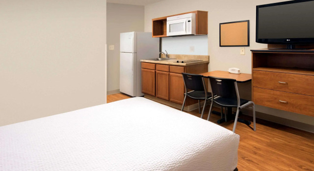 Номер Standard WoodSpring Suites Odessa
