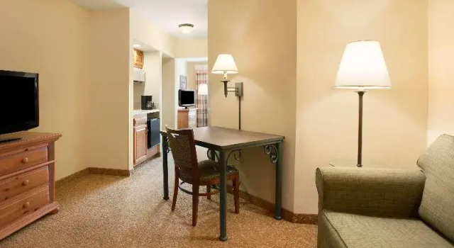 Двухместный номер Standard c 1 комнатой Country Inn & Suites by Radisson, Beckley, WV