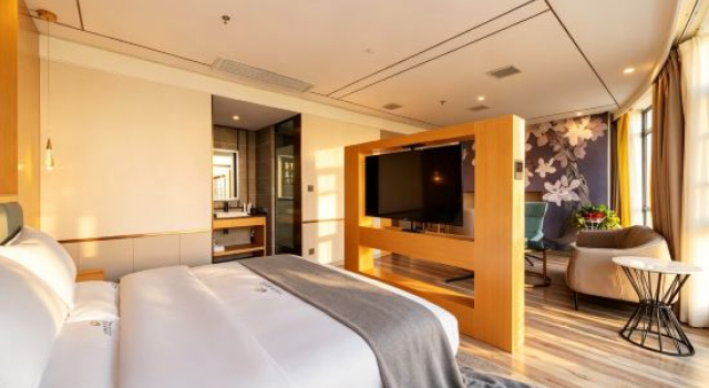 Люкс с красивым видом из окна Yunqi Smart Hotel (Xingyi Menglecheng Jushan Square)