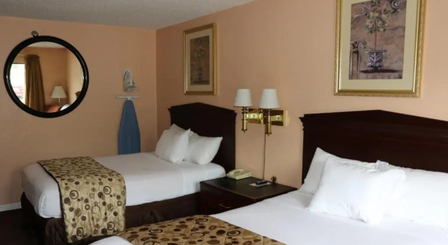 Четырёхместный номер Standard American Elite Inn
