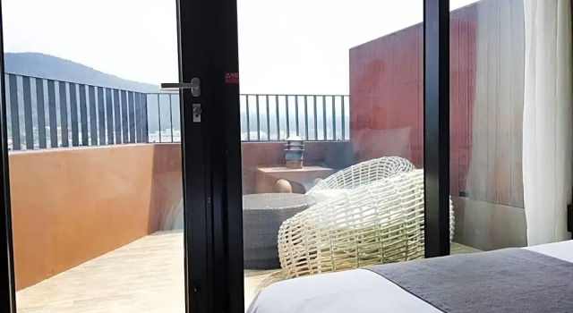 Номер Standard с балконом I-Jin Hotel