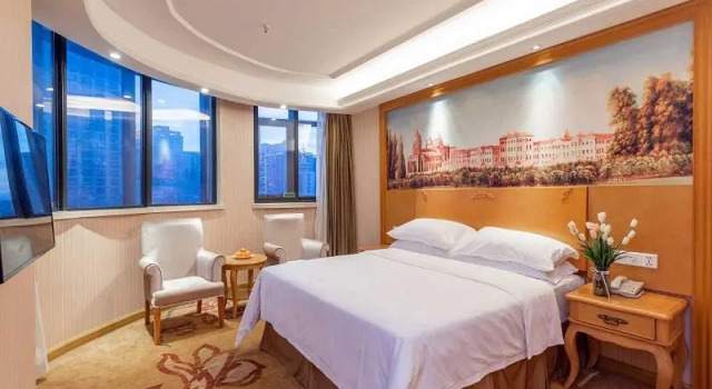 Люкс Vienna International Hotel