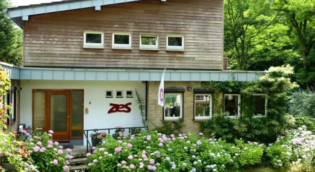 NummerZES, Bed and Breakfast, Rezervovat Hotel Hotely v Limburg s parkováním, Parkování