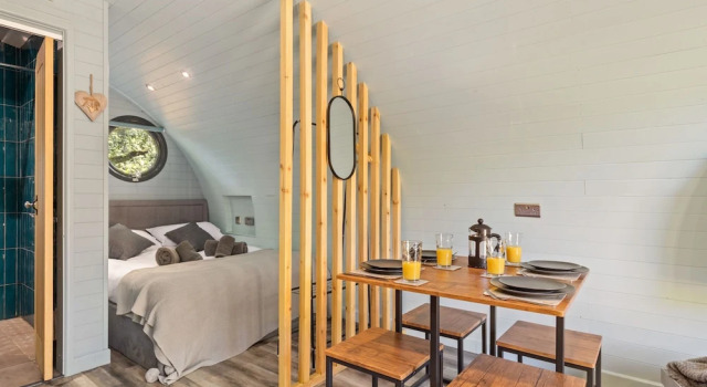 Cwtch, Book Feriehus Carew Glamorgan