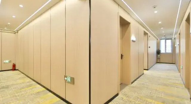 Hoklu Business Hotel (Yanji Yanbian University North Korea Folk Garden Dinosaur Kingdom Branch)