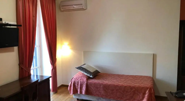 Трёхместный номер Standard Hotel Medici