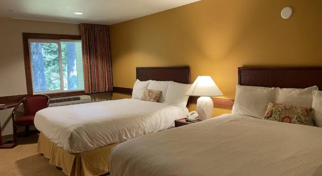 Четырёхместный номер Standard Carson Hot Springs Resort & Spa