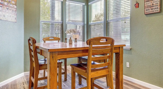 Napa Nearby! Large Home w/ Hot Tub & Dtwn Access, Buchen Sie Hotel Suisun City San Francisco Bay Area