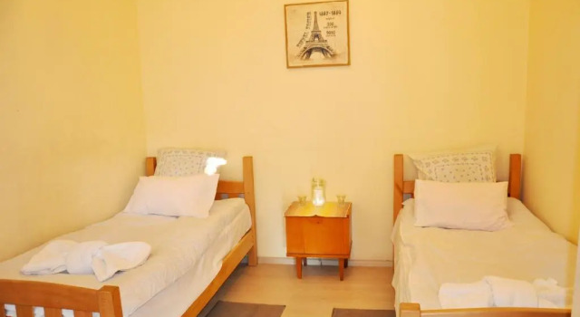 Nukiss Hostel, Забронировать Хостел Хостелы Тбилиси, рядом с Сад Самайя, Хостел