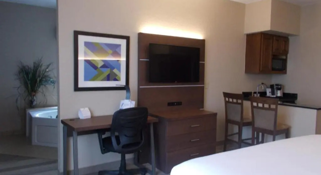 Люкс Comfort Inn & Suites Miami - Route 66