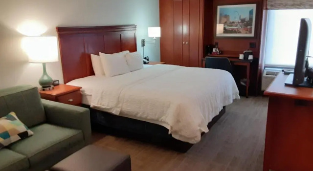 Студия Hampton Inn St. Louis - Westport