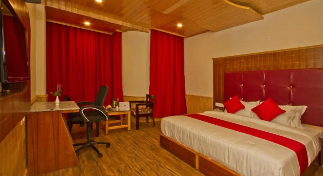 Двухместный номер Standard с балконом Sarthak Regency,Rangri, Manali,HP,Just 1 kms from Volvo parking