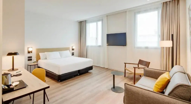 Трёхместный полулюкс Sercotel Barcelona El Prat