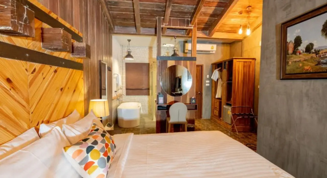 Студия с балконом Sanae Townhouse Chiang Mai