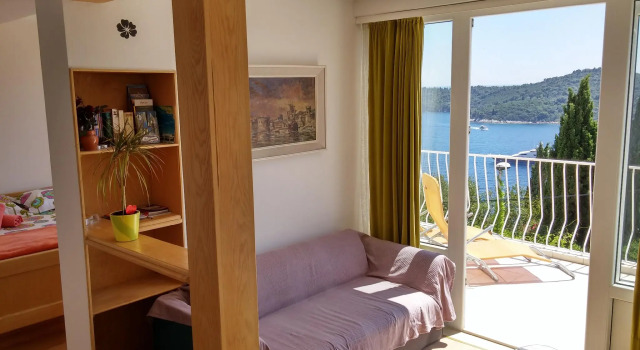Charming studio apartment with beautiful sea view