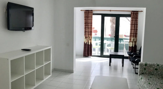 Апартаменты Цокольный этаж c 1 комнатой Apartamentos LIVVO Erika