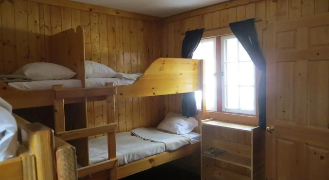 HI Rampart Creek - Hostel, Book Hostel Saskatchewan River Crossing Alberta