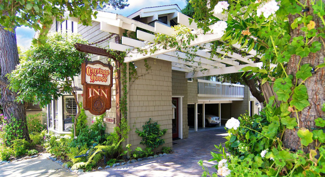 Carriage House Inn