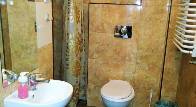 Четырёхместный номер Standard с красивым видом из окна Hostel Omega