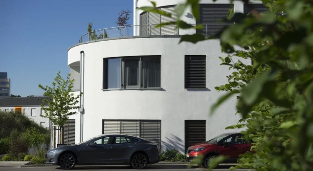 7 Hotel & Boardinghouse