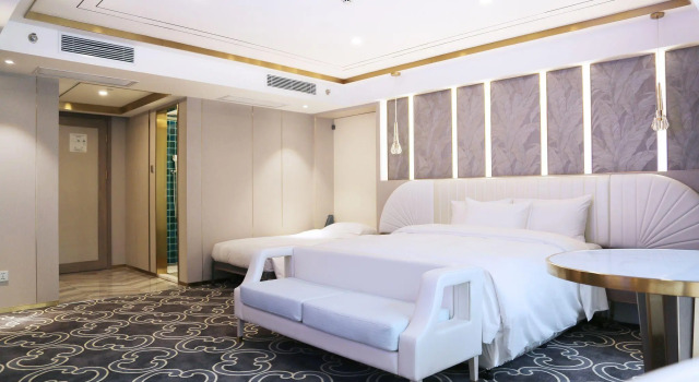 Семейный номер Deluxe Nanjing Central Hotel