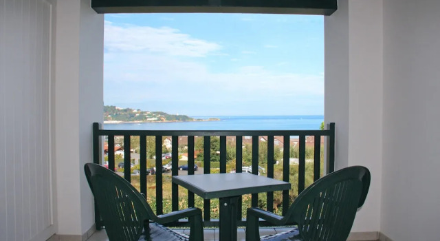 Номер Standard с 2 комнатами с видом на океан Azureva Club Hendaye