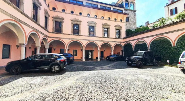 King Como Lake Center 9 posti letto- Grande Terrazza - 2 bagni privati, Забронировать Апартаменты/квартира Апартаменты Комо, рядом с Площадь Победы, Апартаменты/квартира