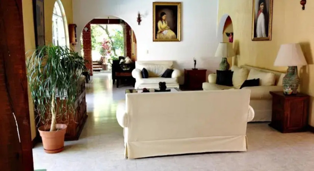 Grupo Kings Suites - Motolinia 46
