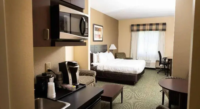 Люкс Country Inn & Suites Etown