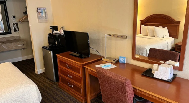 Студия Days Inn by Wyndham Asheville West