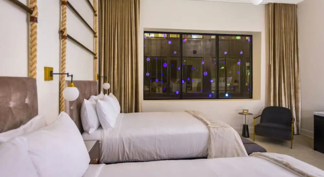 Standard Neljän hengen huone Hotel Covington Cincinnati Riverfront