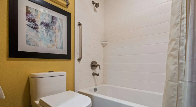 Doppel Suite mit Balkon und mit Poolblick Best Western DeWitt
