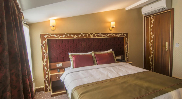 Одноместный номер Standard MB Deluxe Hotel