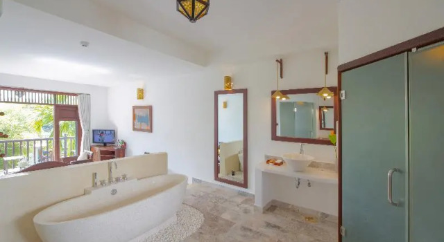 Двухместный номер Superior с балконом и с видом на сад Legacy Hoi An Resort