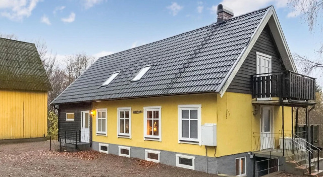 7 Bedroom Awesome Home In Örkelljunga, Book Hotel  