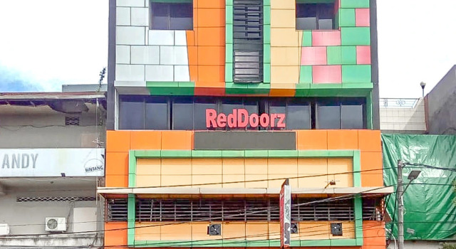Ocean View Hotel Makassar RedPartner, Book Hotel Hotels in Sulawesi with Parking, Parking