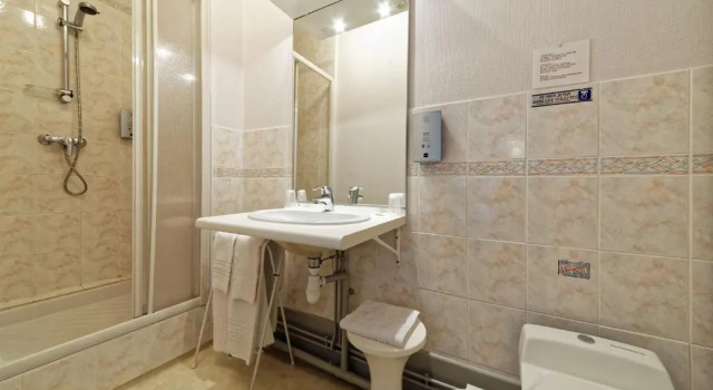 Двухместный номер Standard Contact Hôtel du Commerce et son restaurant Côte à Côte