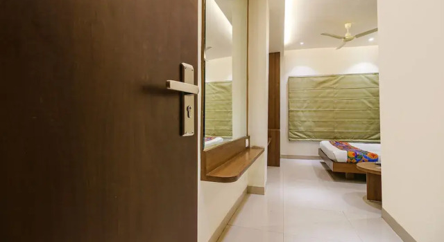 Fabhotel Royal Palace Ii