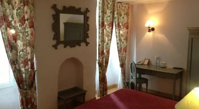 Hotel LAstrolabe, Забронировать Отель Олорон-Сент-Мари Pyrénées-Atlantiques, рядом с Шоколадная фабрика Lindt