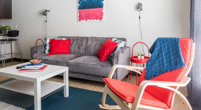 1 BR Downtown Loft Near Fiserv Forum by Frontdesk, Забронировать Апартаменты/квартира Апартаменты Милуоки, рядом с Aurora Sinai Medical Center, Апартаменты/квартира