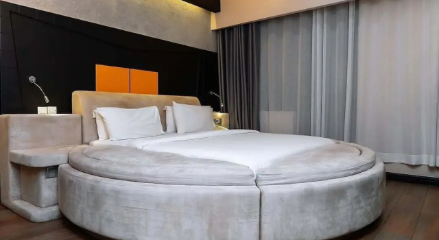 Номер Executive Gold Crest Hotel