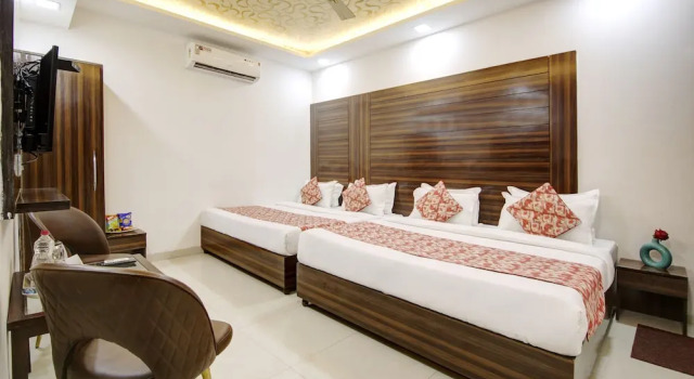 Четырёхместный номер Luxury Airport Hotel Chanakya